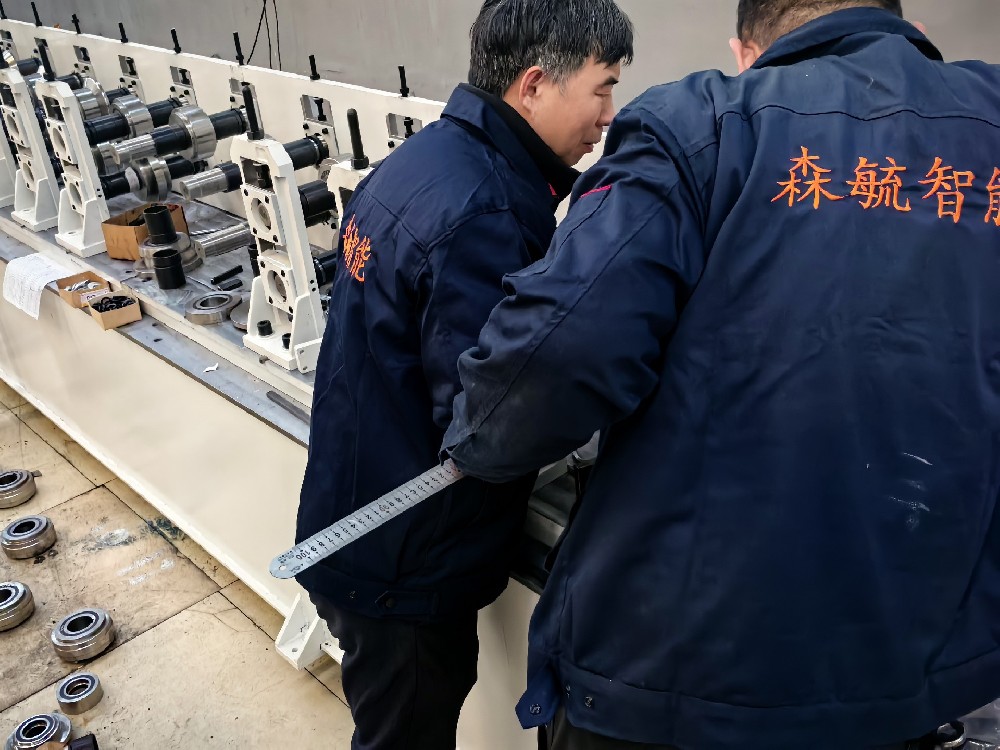浅析辊压成型机的使用操作注意事项
